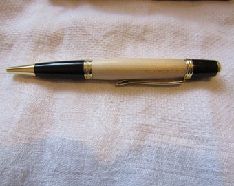 Handcrafted Wood Pen in Sycamore
