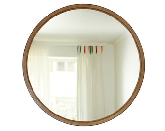 Duże okrągłe lustro • Lustro ścienne • Lustro drewniane • Wystrój domu w stylu rustykalnym • Wystrój ścienny z lustrem • Lustro okrągłe • Lustro w stylu art déco • Lustro wiszące