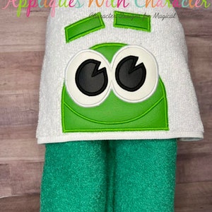 Robot Beep Peeker Applique Design