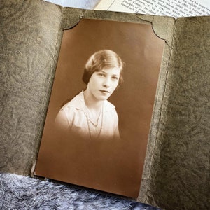 Antique Foulds and Hibberd photo card, photography, vintage photography, cabinet card, CDV, carte de visite, collectibles