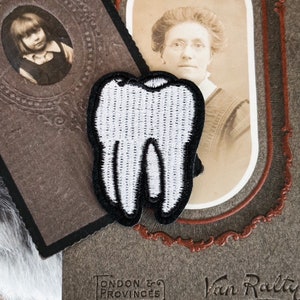 Écusson pour molaire, curiosités bizarreries, accessoires gothiques, art macabre, sorcellerie, art de la taxidermie, écusson en bande, écusson à coudre en fer