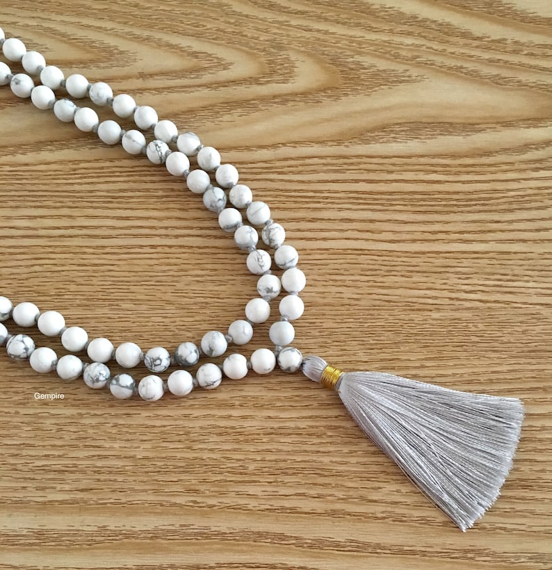 Howlite Mala Necklace 8 mm, Knotted 108 Mala Beads, White Gemstone Mala Necklace, 108 Howlite Necklace Tassel Mala, Meditation Prayer Beads zdjęcie 5