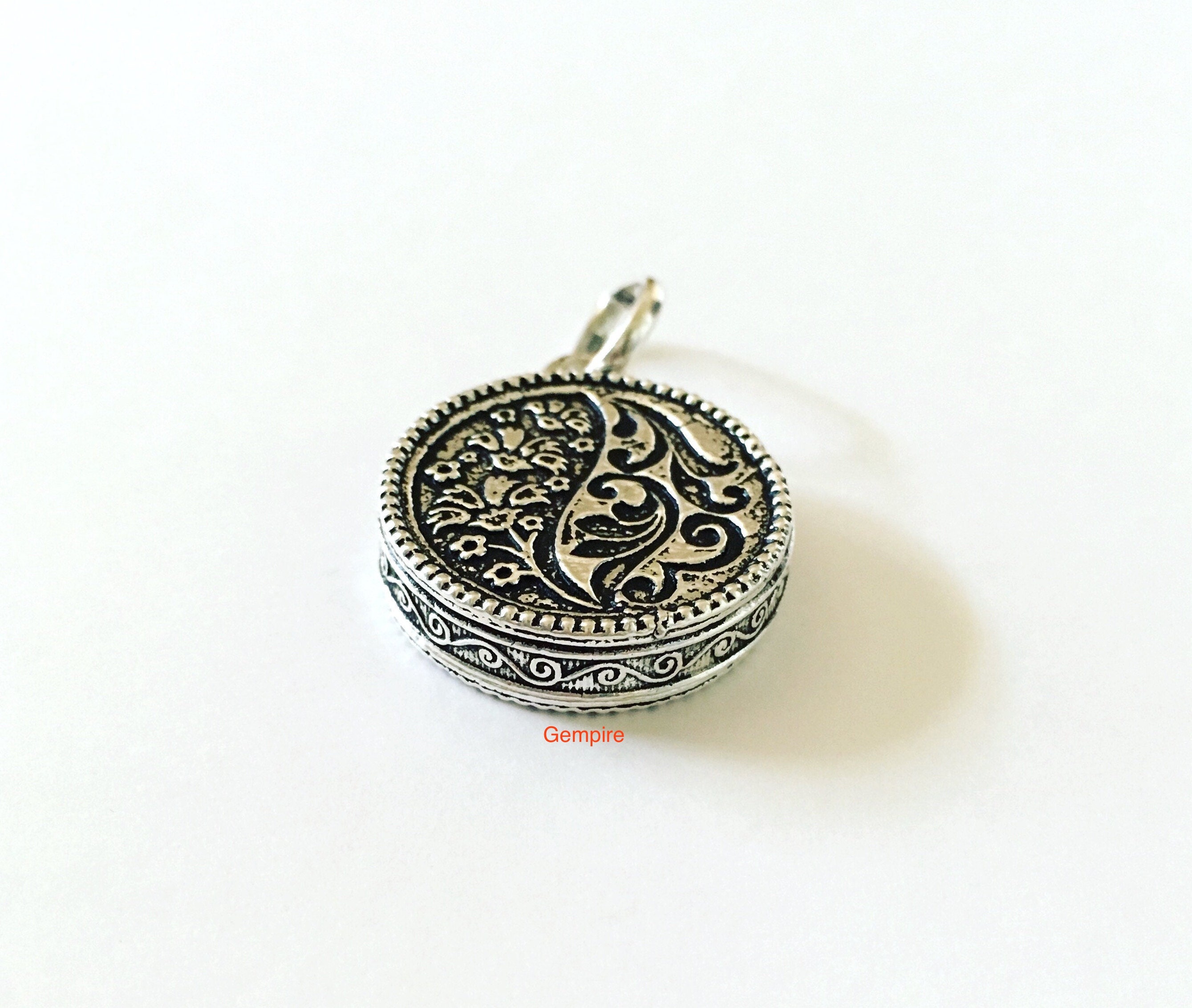Round Locket Pendant Necklace Sterling 