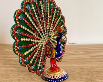Indian Jewellery - Dance of the Peacock: Jewellery Traditions of India:  Usha R. Krishnan, Bharath Ramamrutham: 9788175083141: Amazon.com: Books