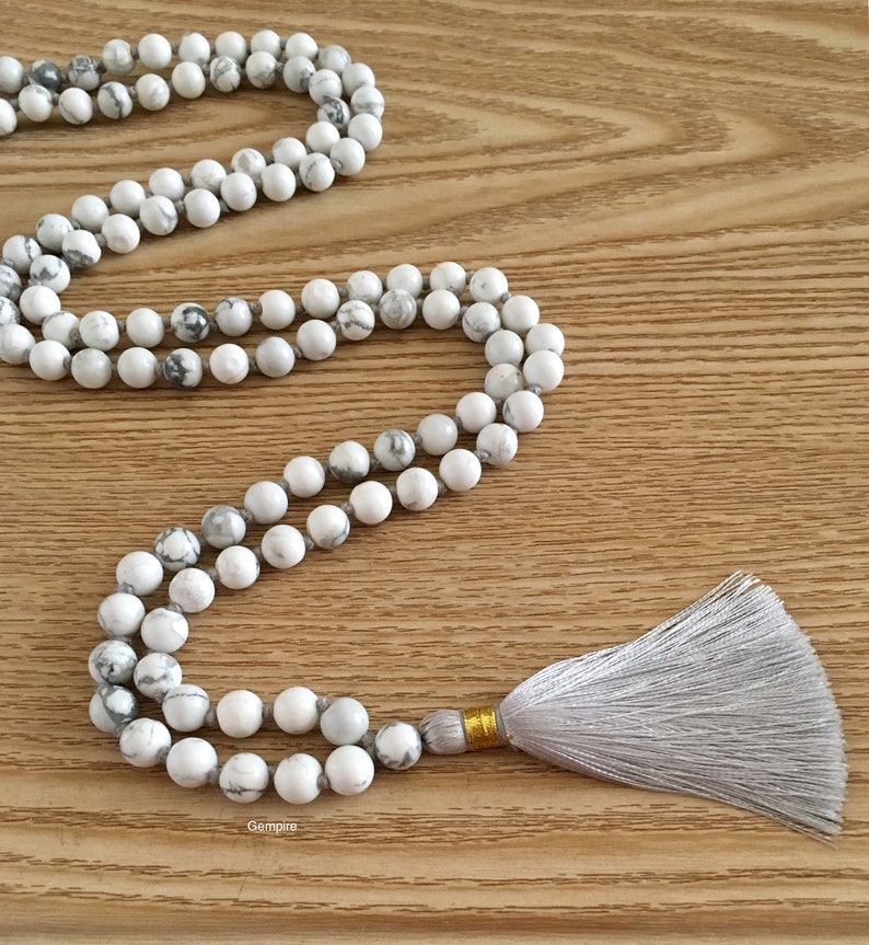 Howlite Mala Necklace 8 mm, Knotted 108 Mala Beads, White Gemstone Mala Necklace, 108 Howlite Necklace Tassel Mala, Meditation Prayer Beads zdjęcie 1