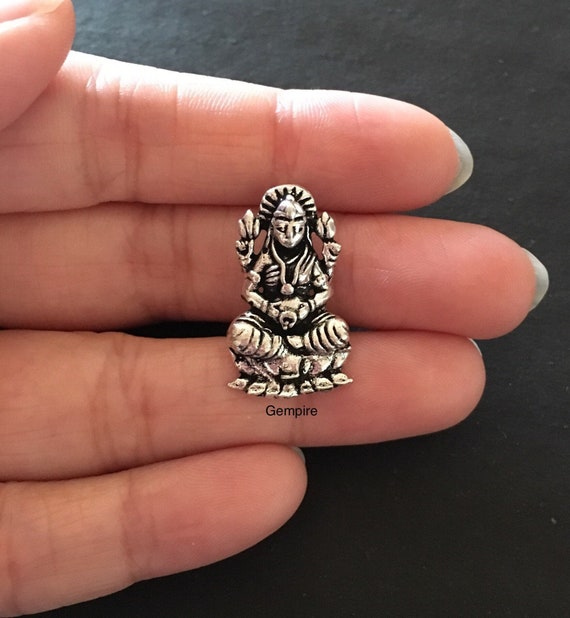 Silver lakshmi best sale pendant
