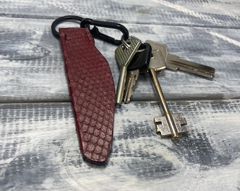 Llavero exclusivo de piel de serpiente hecho a mano