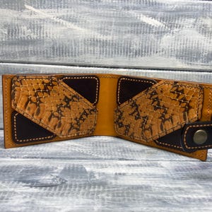 Cartera exclusiva en relieve / Cartera de piel de serpiente / Porta identificación de cuero / Regalo de cumpleaños / Regalo hecho a mano / Regalo para novio y novia / Monedero minimalista /