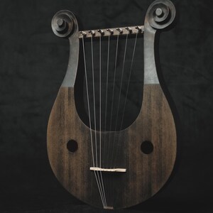 Gallic lyre / Celtic lyre