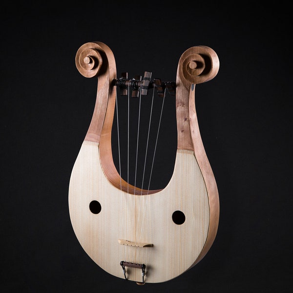 Gallic lyre / Celtic lyre