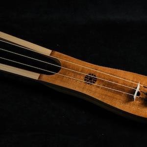 Bass Jouhikko / Bassharpa / Bass Tagelharpa
