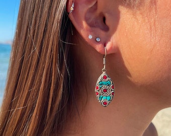 Ethnic earrings from Nepal in silver decorated with Turquoise and Coral / boho jewelry