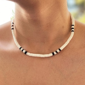 Herenketting Heishi-kralen in matwit, natuurlijke schelp- en jaspiskralen / Boho etnische boho surfsieraden