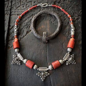 Pendentif Collier Berbère En Argent Et Corail - Occasion Bon état