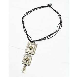 Pendentif Ancien En Argent Massif Traditionnel Berbère - Antiquités Avec Véritables Décorations