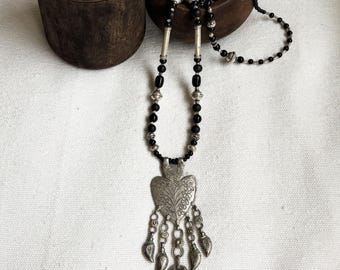 Collier Ancien Ethnique Berbère En Argent Massif Avec Pierre Noire - Bijou Vintage, Occasion