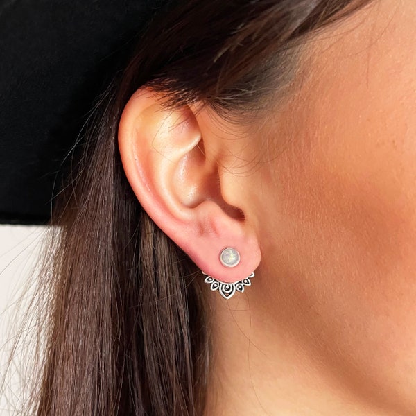 Pendientes minimalistas de mandala con baño de plata y cabujón color ópalo, joyería boho Yoga boho