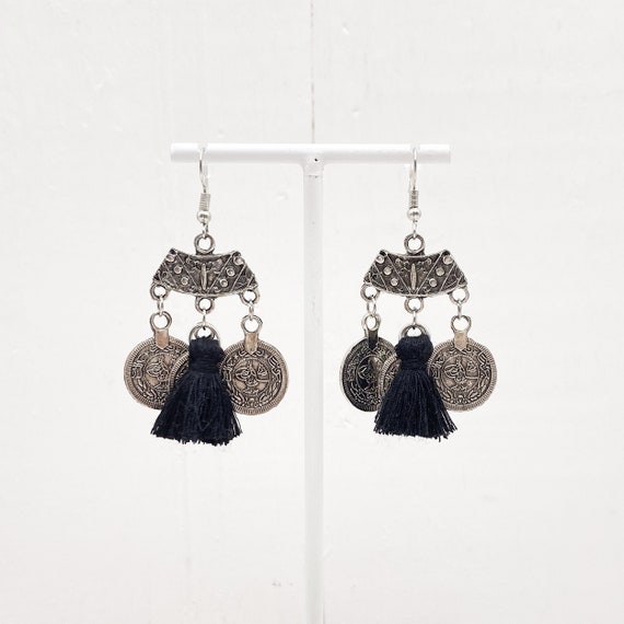 Lovisa Gold/ black tassel earrings