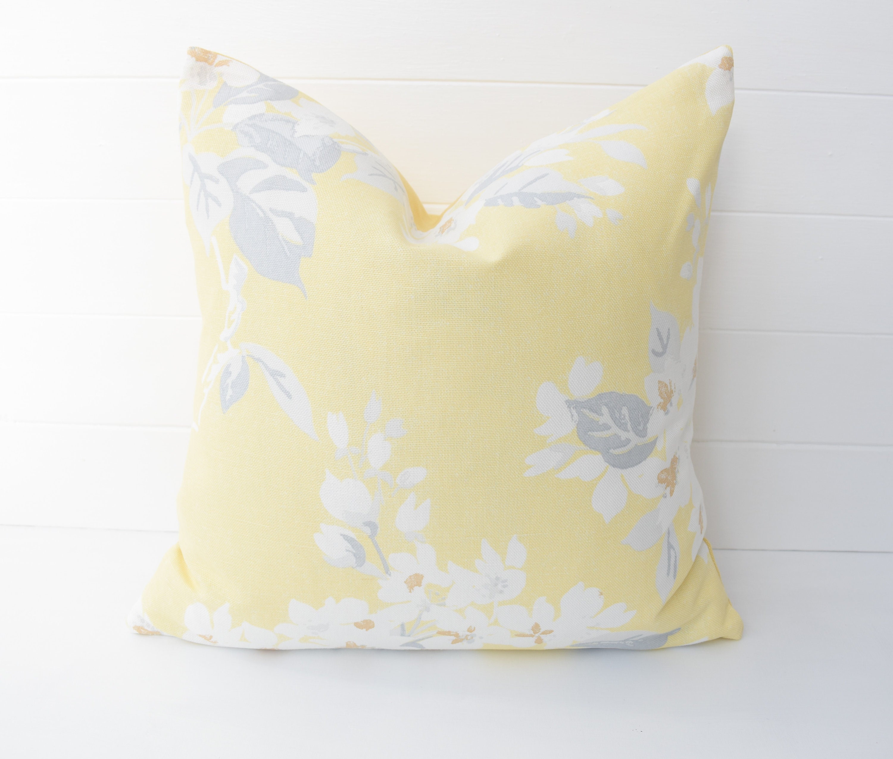 Laura Ashley Designer Cushion Cover "PUSSY WILLOW" Apple Fabric Various Sizes 