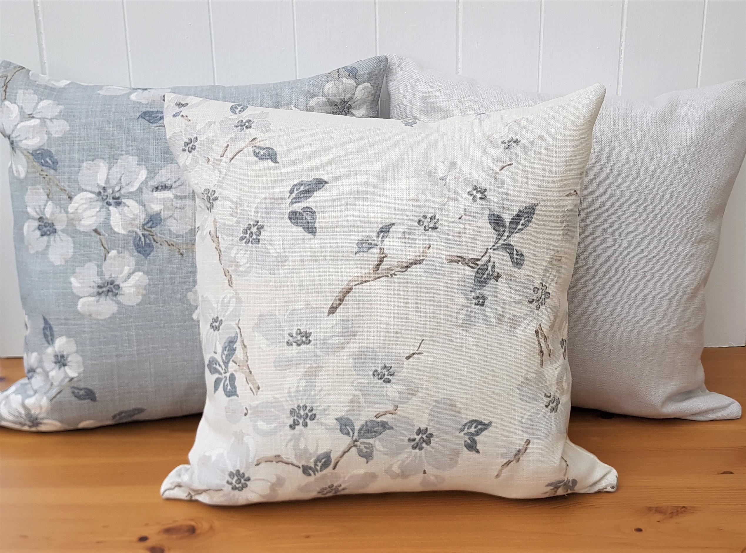 LAURA ASHLEY - 最終価格です☆ローラアシュレイ　アイオナ　ダッグエッグ　クッション（中身付き 最終価格です☆ローラアシュレイ アイオナ ダッグエッグ