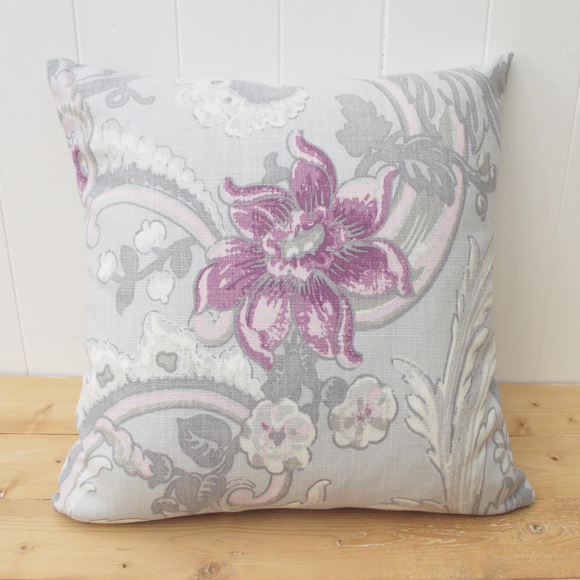 イギリス輸入：ローラアシュレイ新品 まくらクッション　刺繍アプリケ イギリス輸入：ローラアシュレイ新品 まくらクッション 刺繍アプリケ