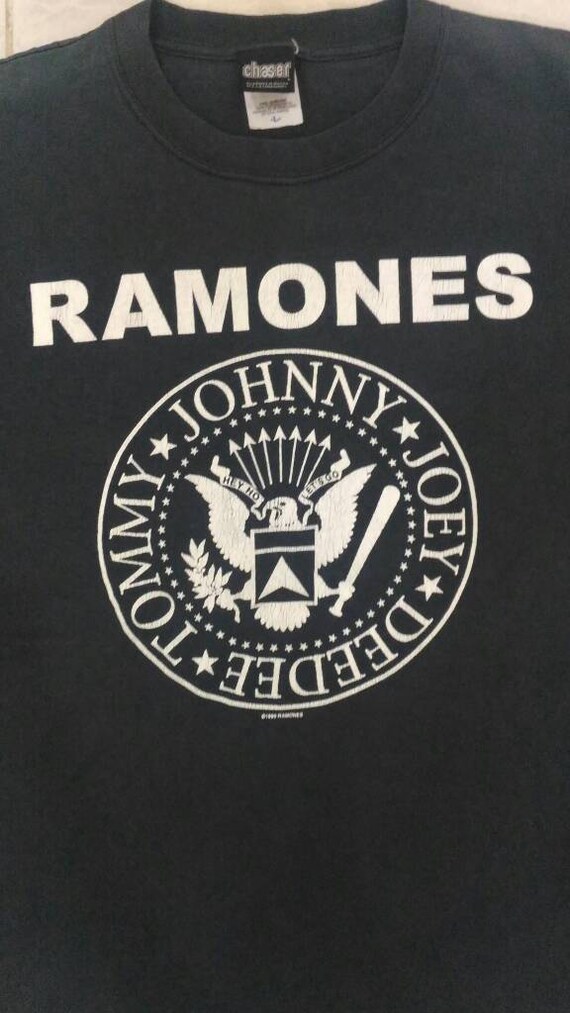 Vintage 90's Ramones band shirt