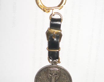 1966 FIFA World Cup England Football Souvenir Keychain "COUPE Du MONDE 1966" No2  Very Nice! Very Rare!! Free Shipping!!!