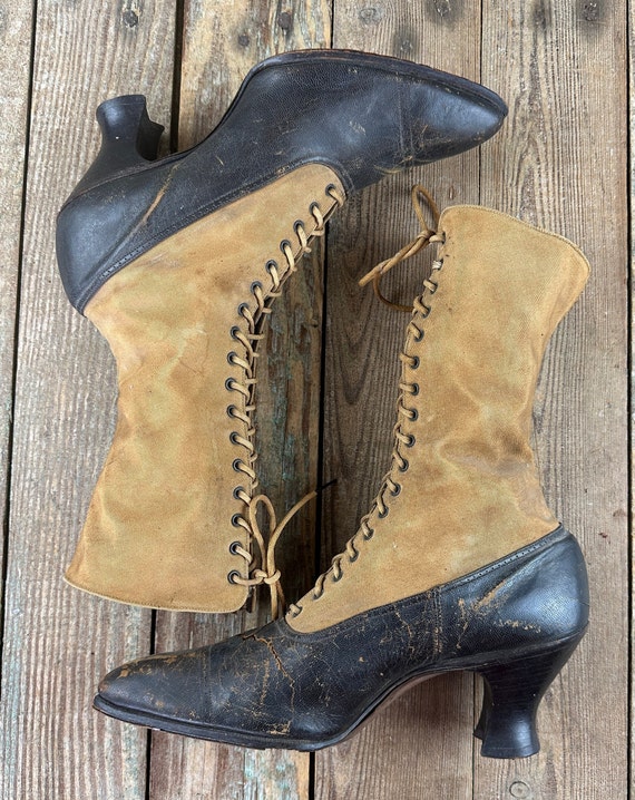 Antique Woman's Boots - Shabby Old Boots - Primit… - image 2