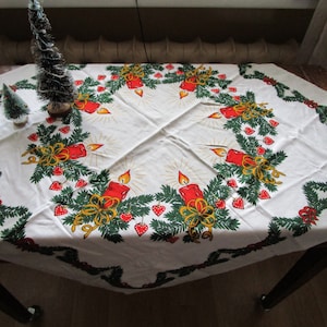 Vintage Swedish Christmas Table Runner: Candles, Hearts, Tree Print