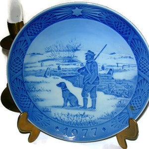 Royal Copenhagen Christmas Plate 1977: Immervad Bridge Hunter Porcelain