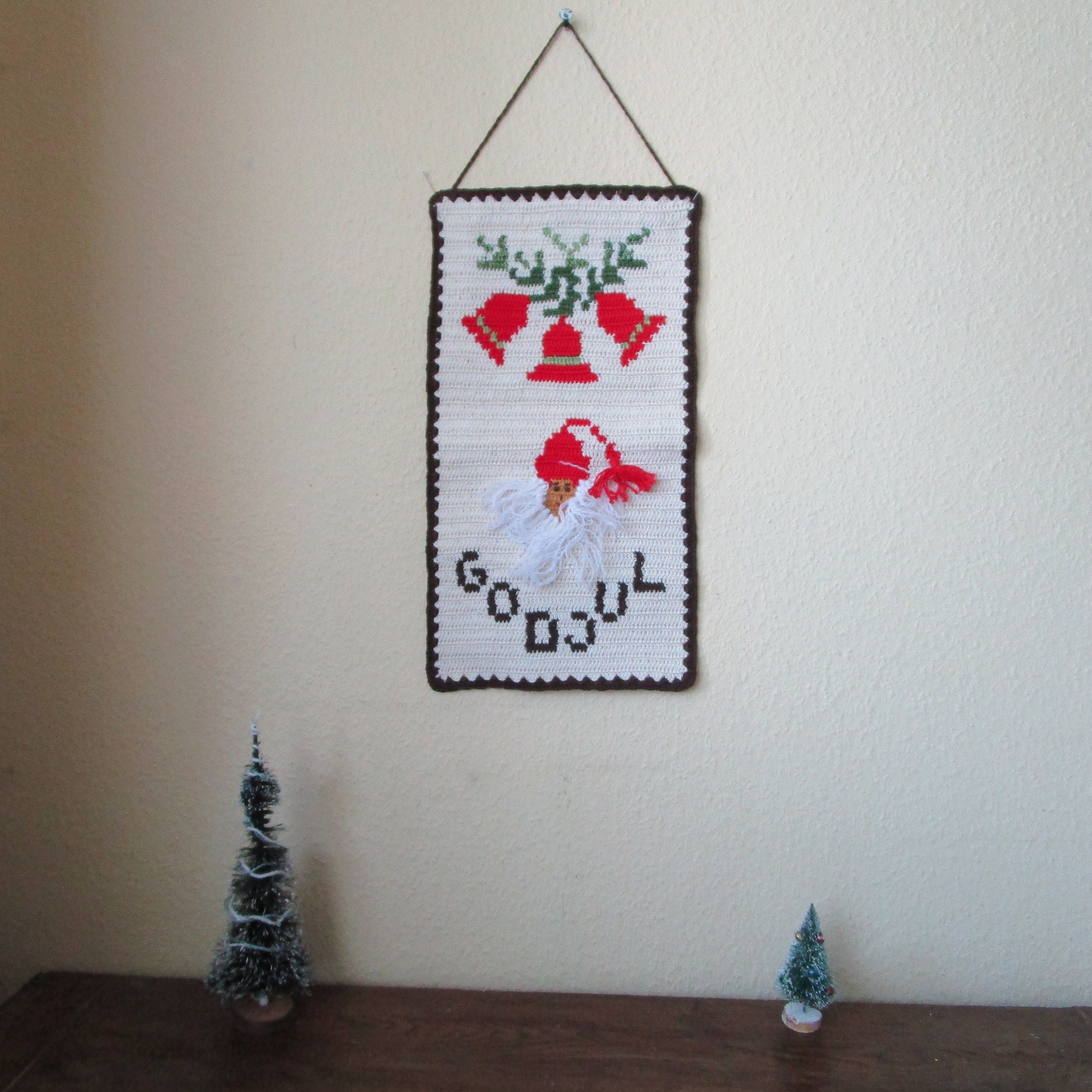 Bestemorsimports. Swedish Tomte garden flag