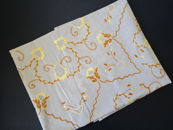 80s Vintage Embroidered Tablecloth Easter Tablecloth Beige Yellow Floral Embroidery Spring Easter Home Décor 54 x 54 Inch Square