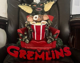 Enchanting 3D-Printed Gremlin Movie Scene: Gizmo, Popcorn, and Vintage Chair Delight
