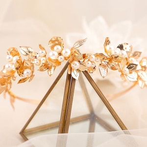 Vintage style bridal tiara