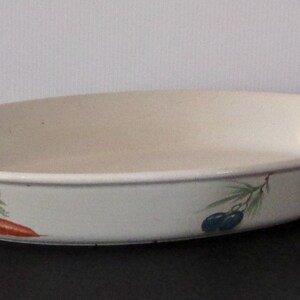 Vtg white cast iron enamel BELGIUM oval casserole/fruits and vegetables/Casserole ovale blanche en fonte émaillée BELGIUM fruits et légumes