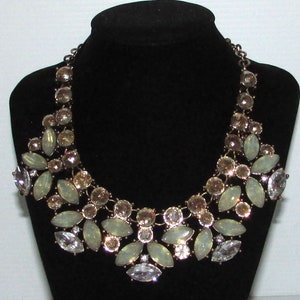 Beautiful duochrome  cristal  rhinestones ALDO necklace /très joli collier ALDO en  pierres du Rhin cristal duochrome  ref. # 03