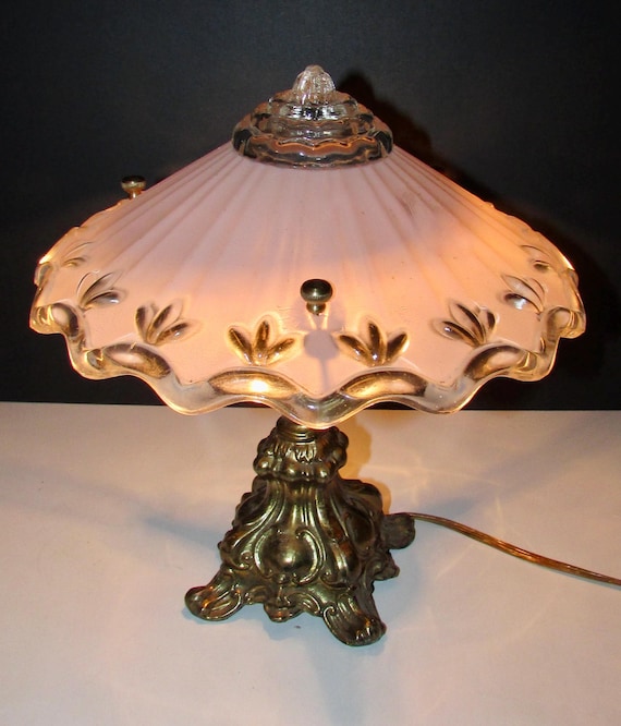 Beautiful antique table lamp with pink glass shade / Very pretty antique table lamp with pink glass shade