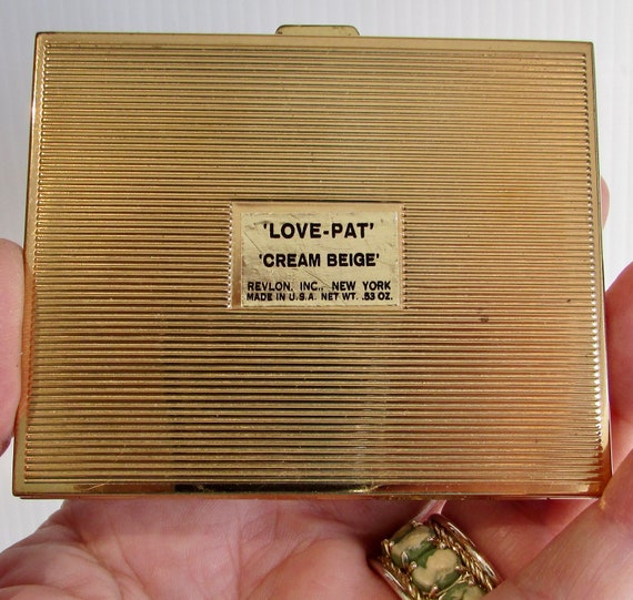 Vtg beautiful gold plated rectangular REVLON powd… - image 3