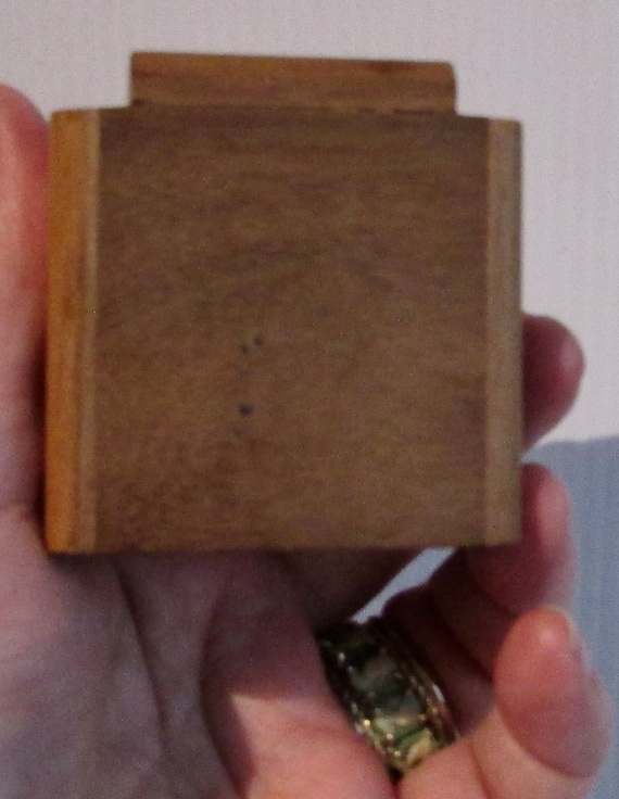Vtg beautiful retro two tones wooden ring box / V… - image 5