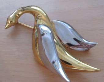 beautiful D&#39;ORLAN gold and silver plated bird brooch/très jolie broche  oiseau plaqué or et argent  signé D&#39;ORLAN