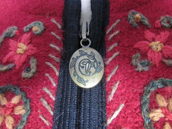 Superb ICELANDIC wool red cardigan with floral pa… - image 6