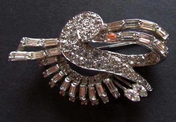 Broche Vintage En Métal - Jolie Pièce Ancienne - Occasion à Personnaliser