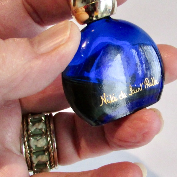 Vtg superb collectable midnight blue mini NIKI de Saint Phalle perfume bottle/pretty mini midnight blue bottle Niki de Saint Phalle 6ml
