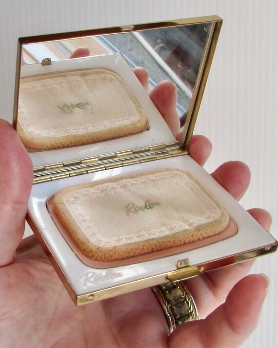 Vtg beautiful gold plated rectangular REVLON powd… - image 2