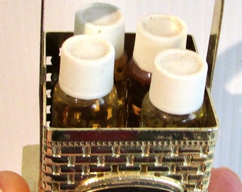 Hermosos frascos de perfume de agua de colonia AVON NEW HAMPHIRE vintage en una canasta / grupo de 4 mini frascos de perfume de agua de colonia en una canasta