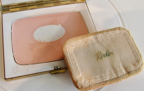 Vtg beautiful gold plated rectangular REVLON powd… - image 4