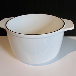 Nice cast iron white enamel fondue or other pan NOMAR 5 FRANCE/jolie casserole pour fondue ou autre blanche en fonte émaillée Nomar 5 France
