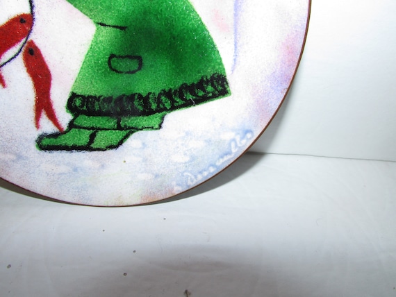 Vtg superb decorative enamel esquimo INUIT plate … - image 2