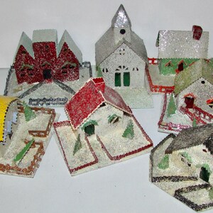 Antique Japan glittering christmas cardboard village ornemente (7pieces)/joli village de Noel en carton chatoyant 7 pièces Japon