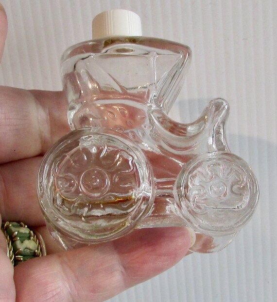 Cinderella's Carriage Vintage Avon Collectible Glass Perfume Bottle/pretty Cinderella Carriage Avon clear glass perfume bottle